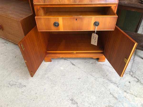 Vintage Bureau