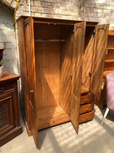 GHC - Pine Triple Wardrobe