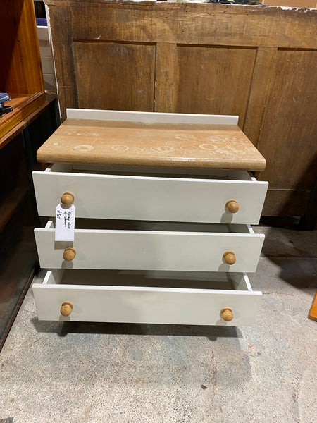 Vintage chest of drawers