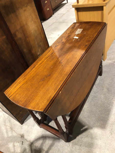 Drop leaf table
