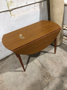 Drop leaf table