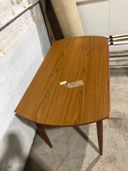 Drop leaf table