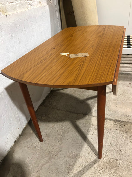 Drop leaf table