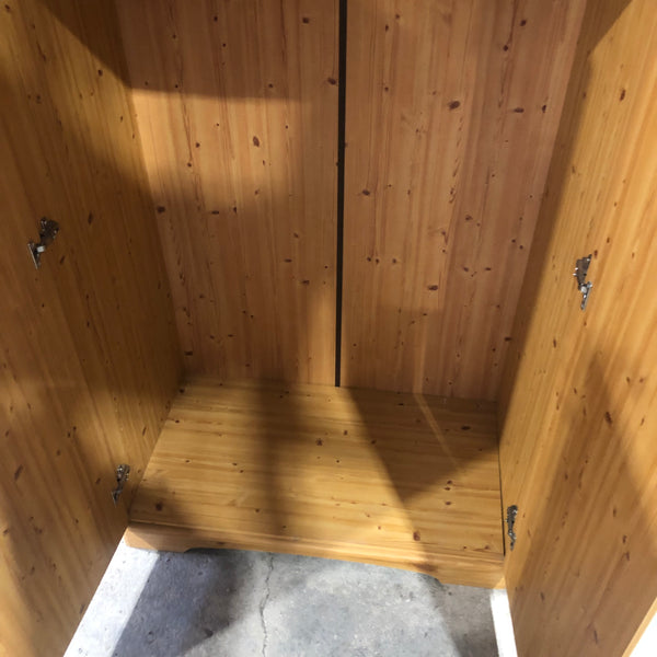 Double Wardrobe - REF