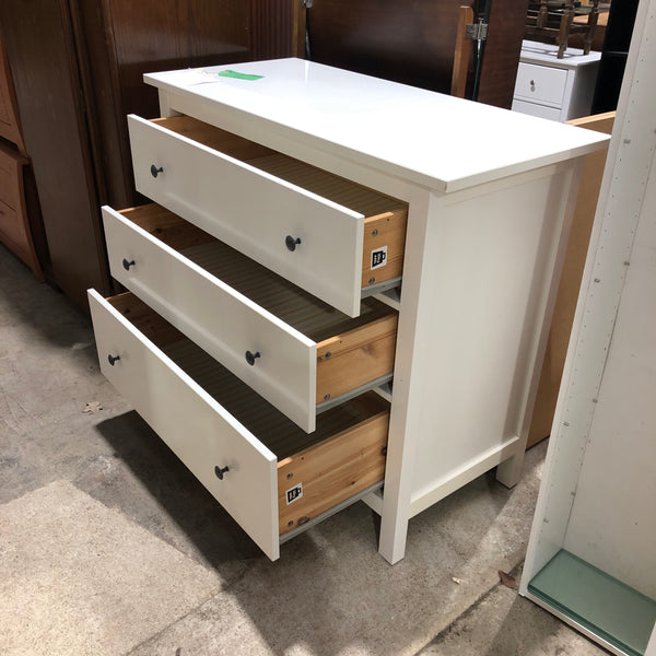 Chest of Drawers - REF