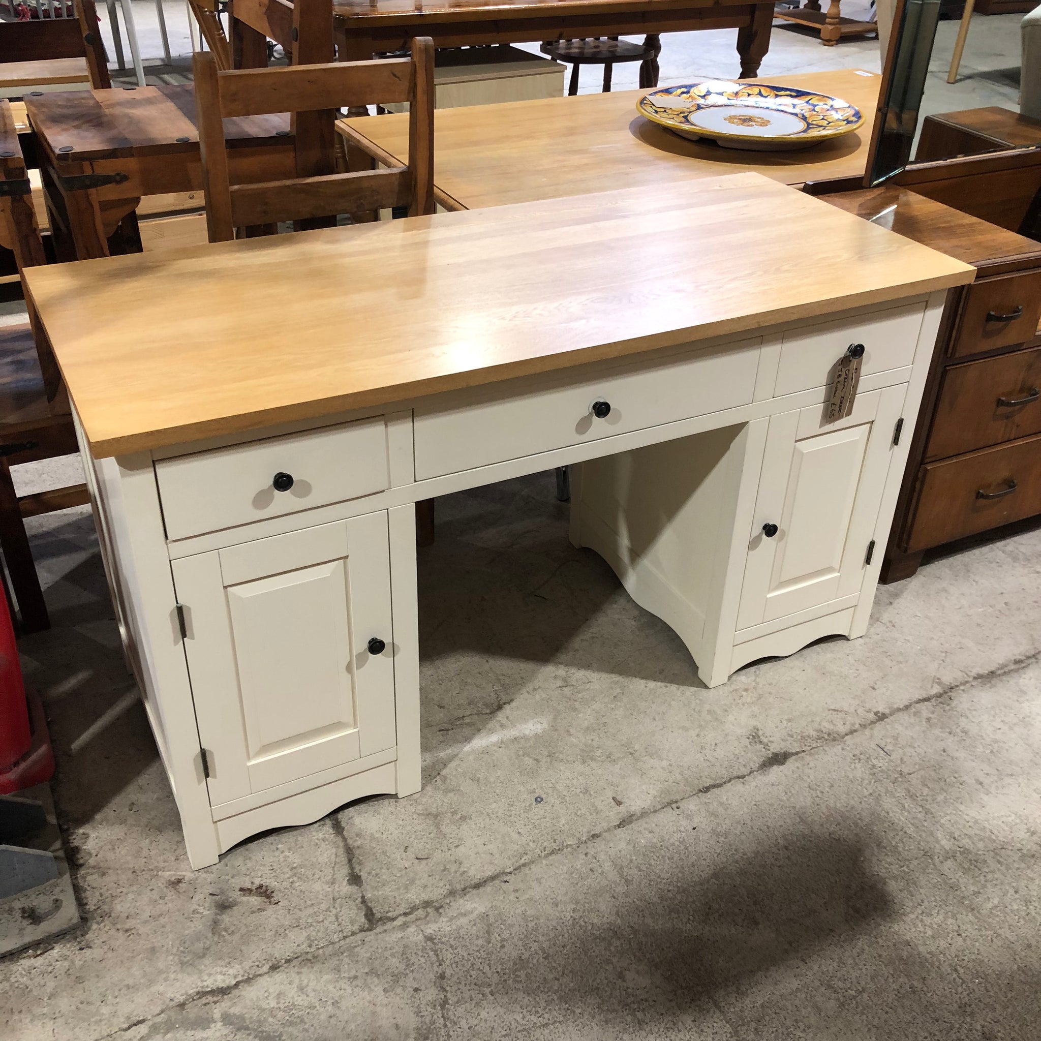 Pine Veneer Cream Desk