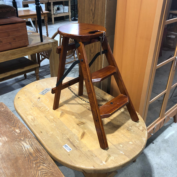 Wooden Stepladder - GHC
