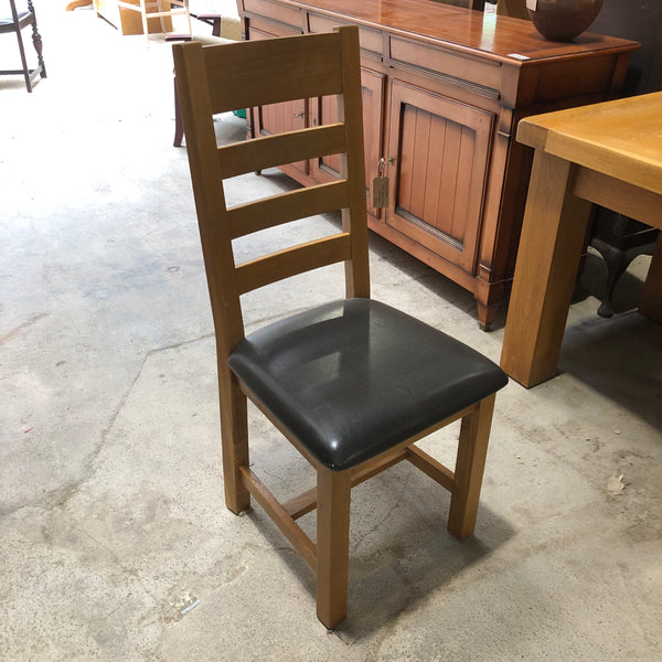 Extending Solid Oak Table & Six Chairs - REF