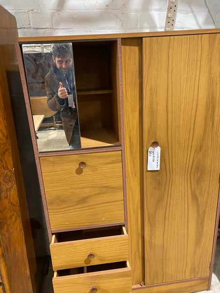 Veneer Gentleman’s wardrobe