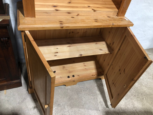 Solid pine dresser