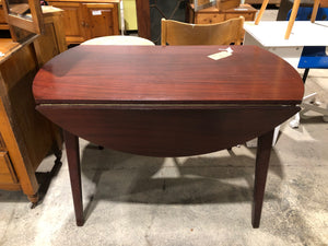 Drop leaf table