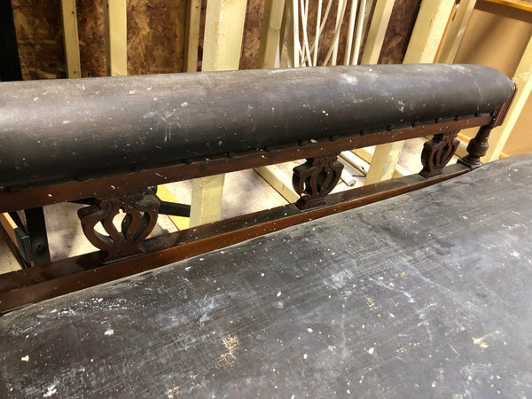 Black Chaise Longue