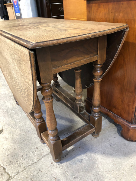 Drop leaf table