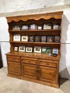 Pine dresser