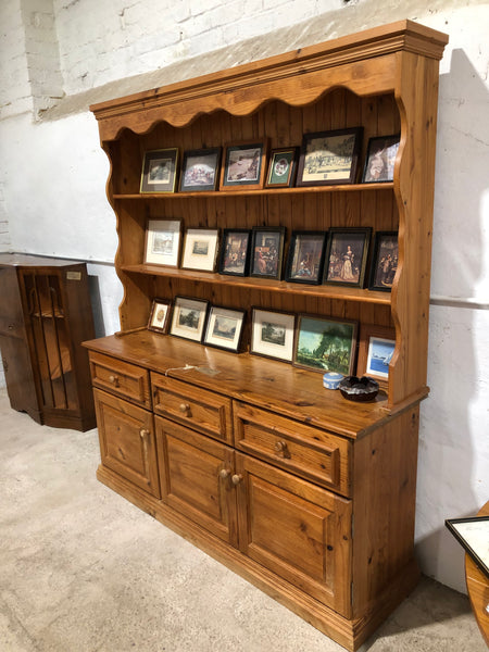 Pine dresser