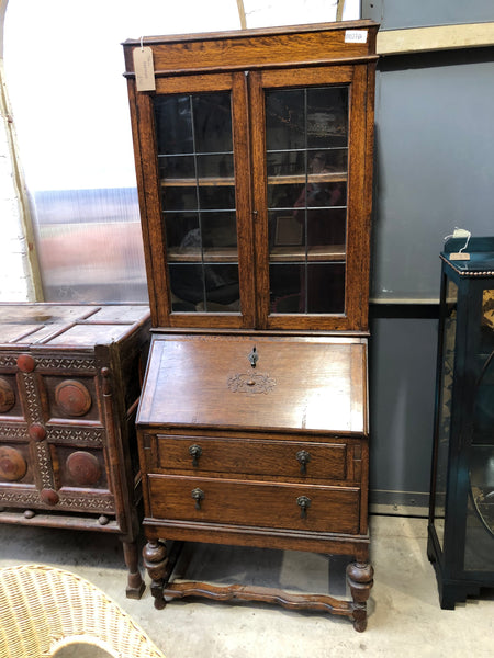 Tall dresser bureau