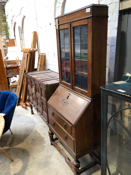 Tall dresser bureau