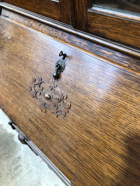 Tall dresser bureau