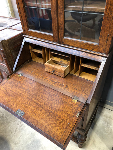 Tall dresser bureau