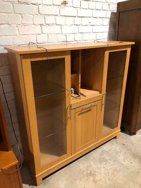 Veneer display cabinet