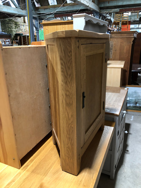 GHC - Oak corner cabinet