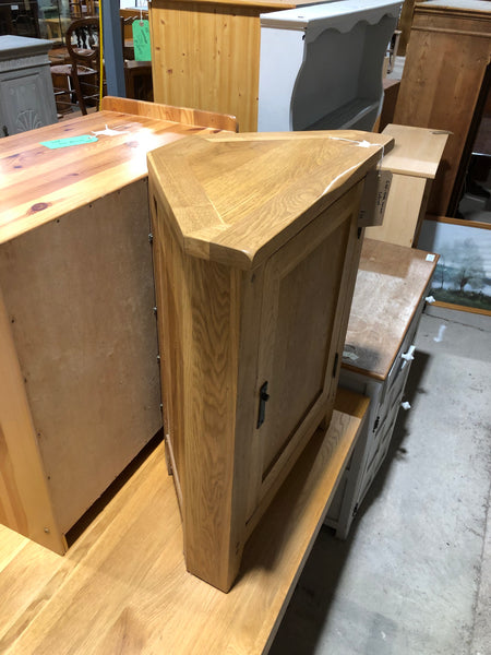 GHC - Oak corner cabinet