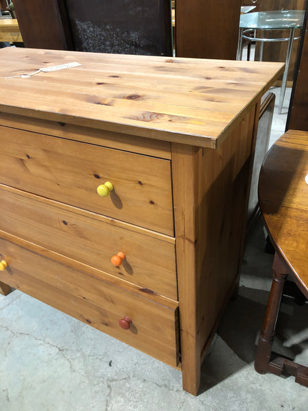 Pine chest of drawers