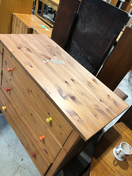 Pine chest of drawers