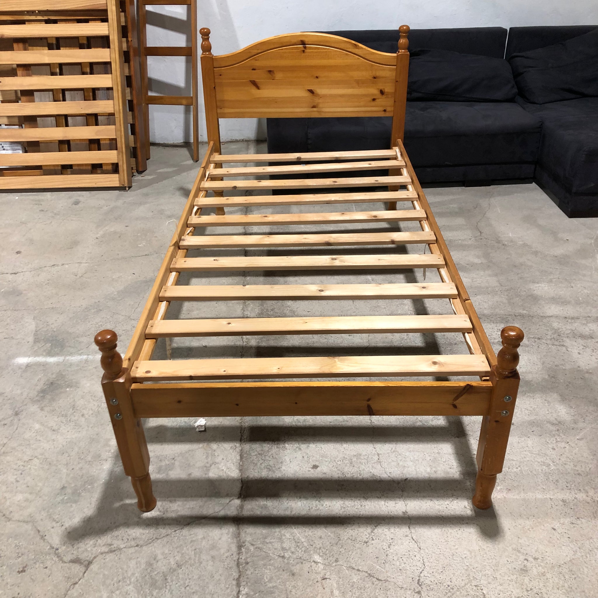 REF - Single Bed