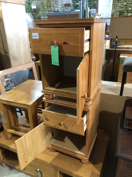Pair of Pine Bedside Cabinets - REF
