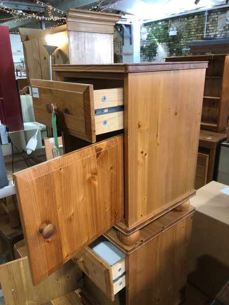 Pair of Pine Bedside Cabinets - REF
