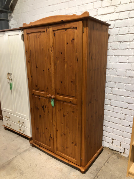 Double Wardrobe - Ref